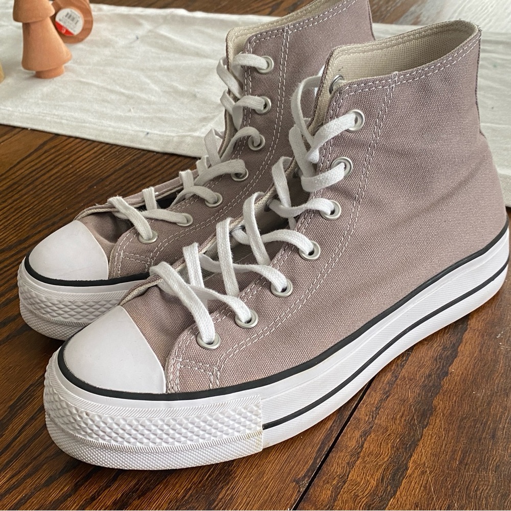Grey Platform Converse